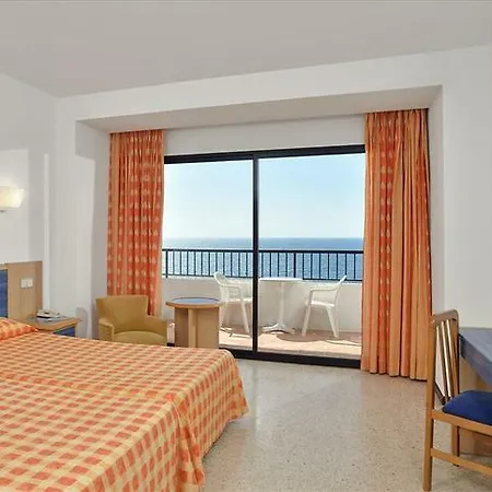 Resort Aluasun Cala Antena 3*